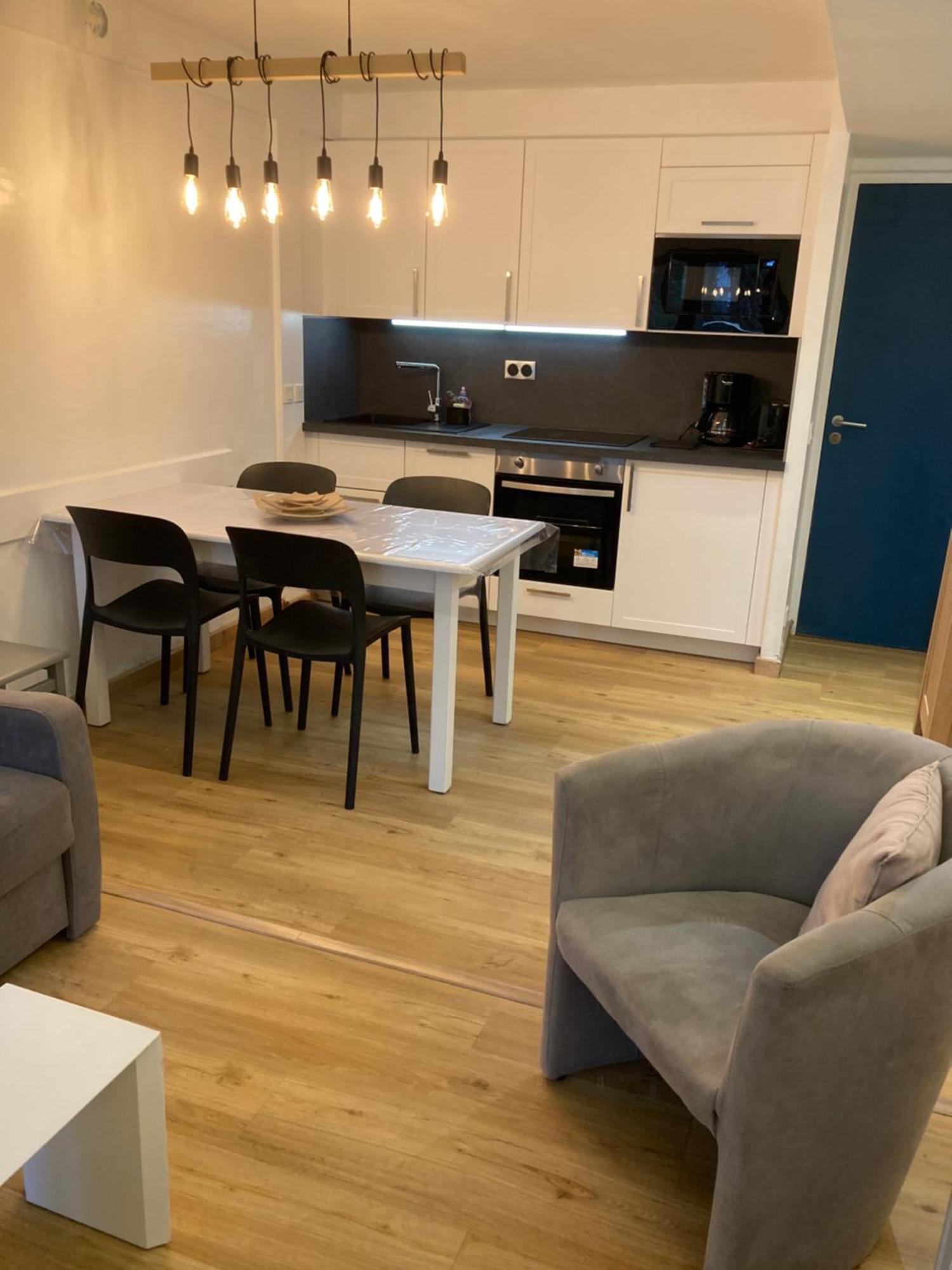 Appartement 6 Personnes Dans Avec Piscine